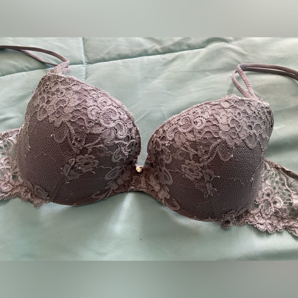 Victoria’s Secret “very sexy” padded bra